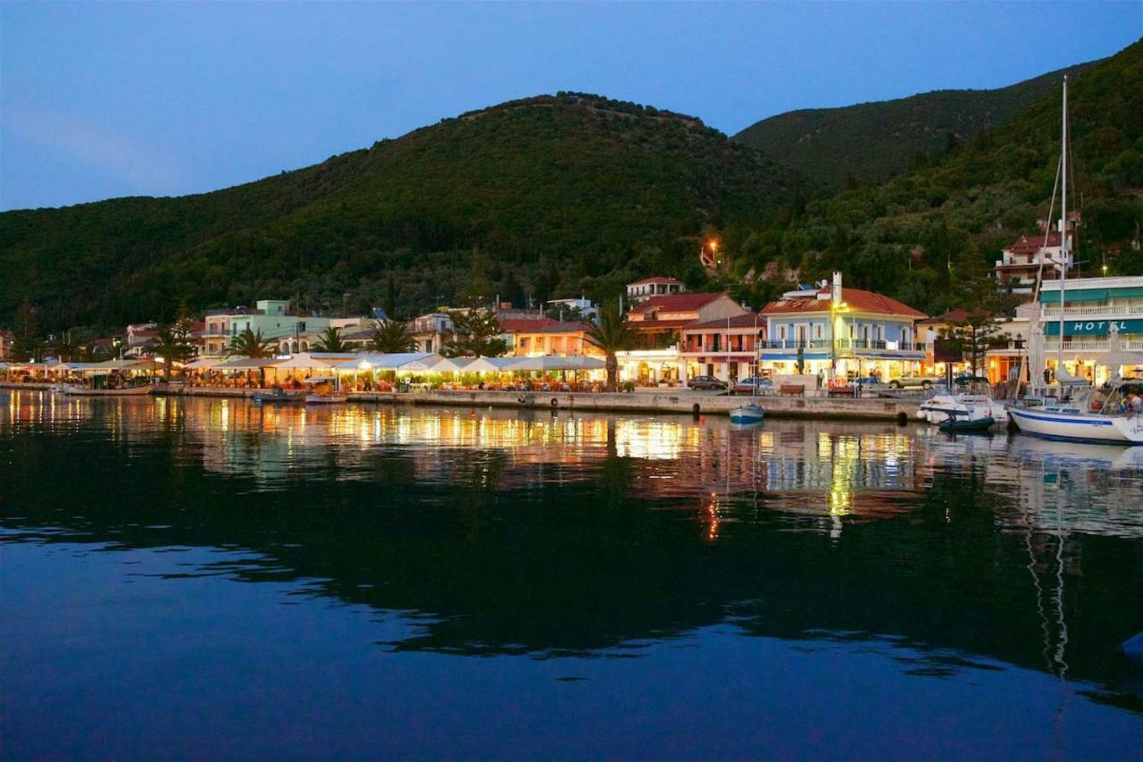 House Of Hats - Next To The Coast - Karavomylos Exterior photo